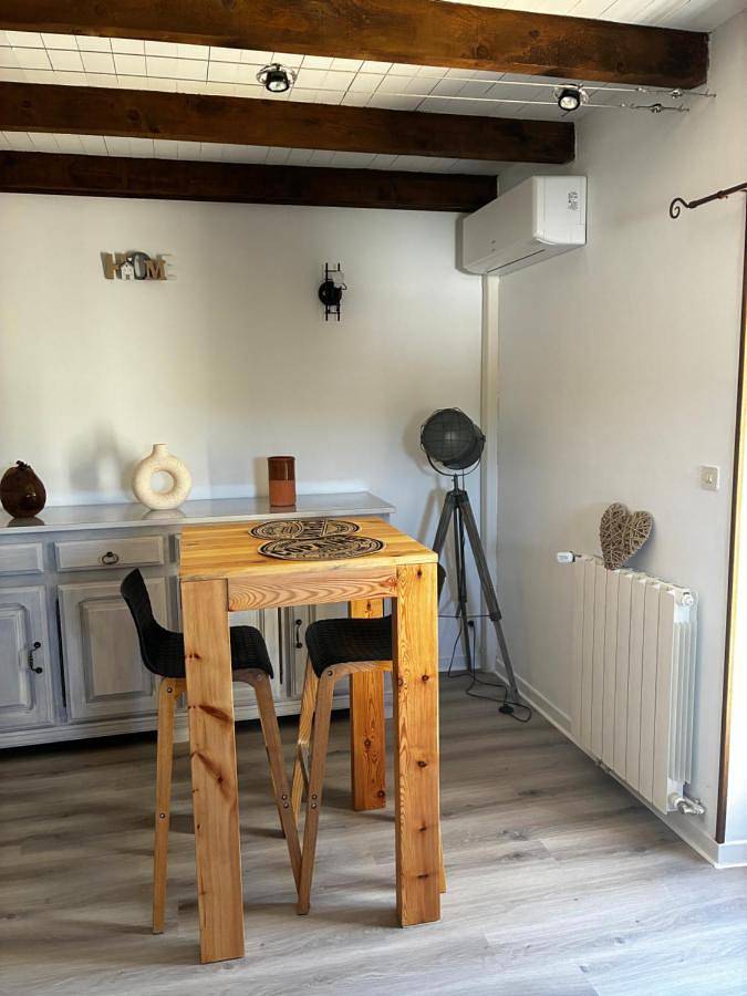 Gîte pour 2 personnes, avec jardin et vue à Saint-Sauveur-de-Cruzières - 2