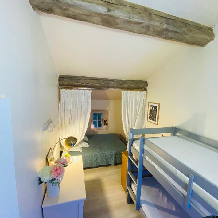 Chambre d’hôte pour 2 personnes, avec vue ainsi que jardin et terrasse, animaux acceptés