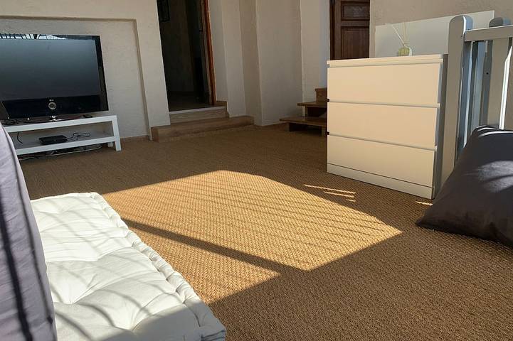 Beautiful 10p villa with private pool, jacuzzi & tennis court in Vers-Pont-du-Gard, Nimes und Umgebung