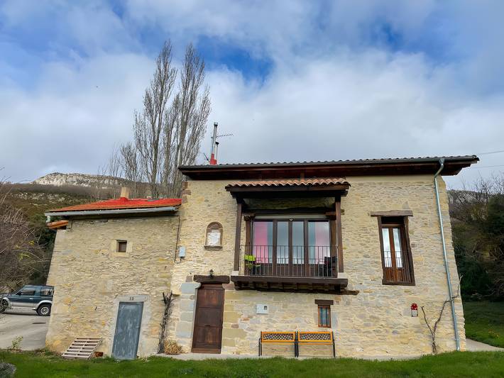 Casa rural para 6 personas, con jardín, Se admiten mascotas en Navarra