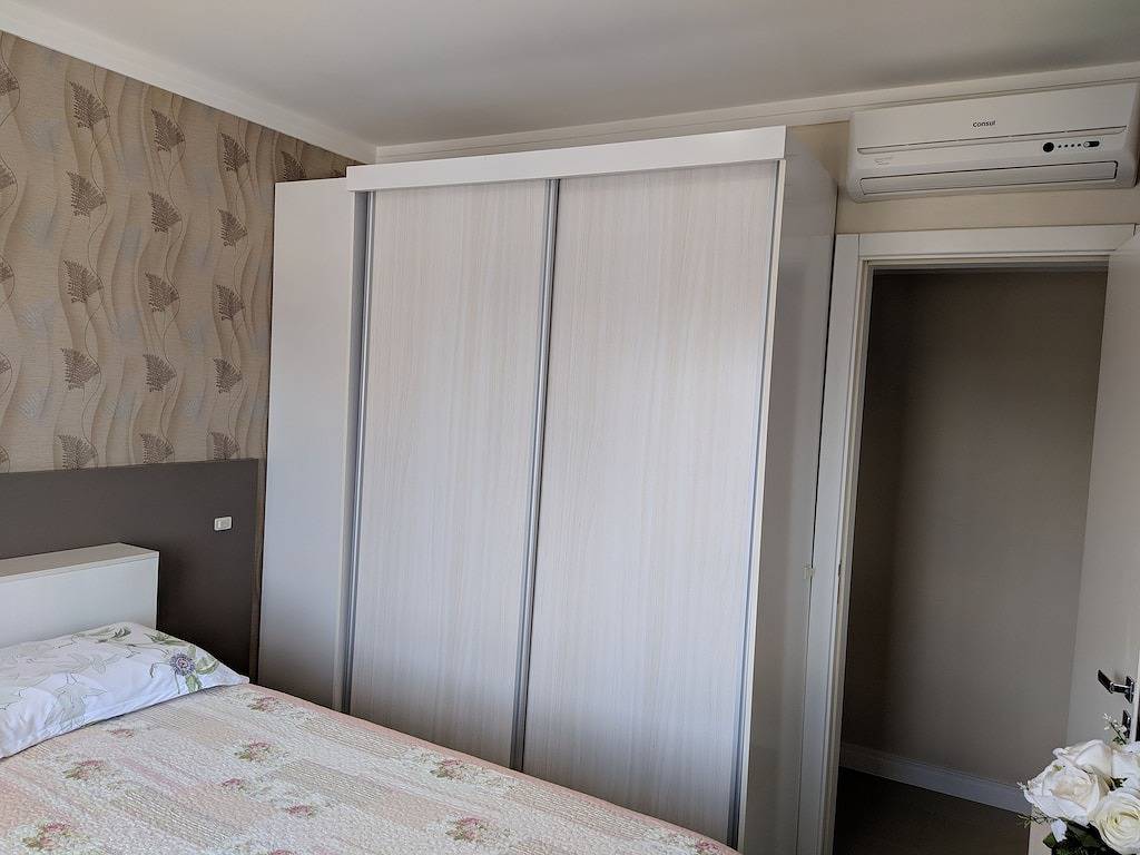 Ganze Wohnung, Passen Sie Auf Mass (Air + Wifi + Tvs) 2 Garage Meia Praia in Meia Praia (Santa Catarina), Itapema