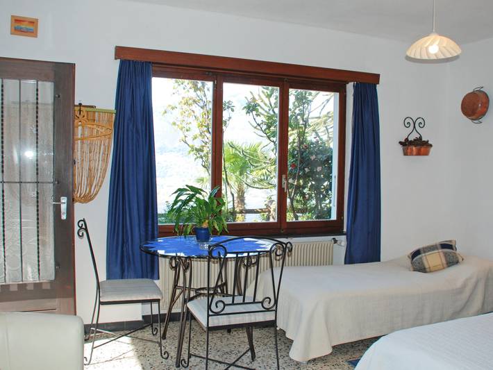 Ferienwohnung für 2 Personen, mit Seeblick und Garten sowie Ausblick und Terrasse in Gambarogno - 2