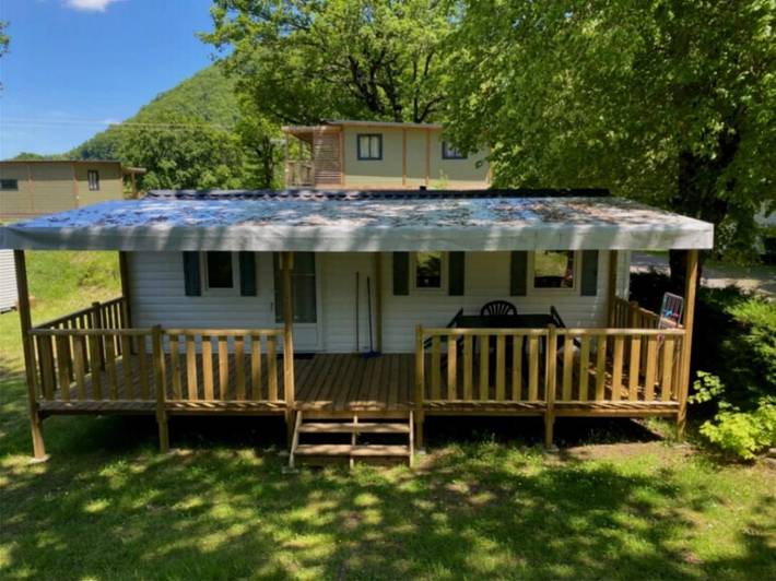 Camping für 4 Personen, mit Kinderpool in Cantal