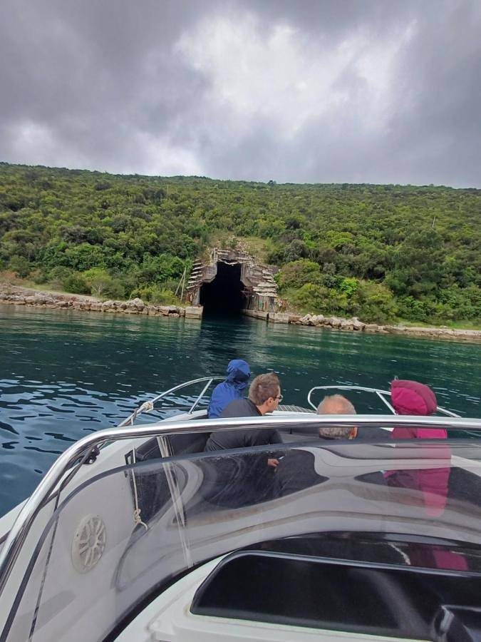 Boot für 13 Personen in Montenegro - 4