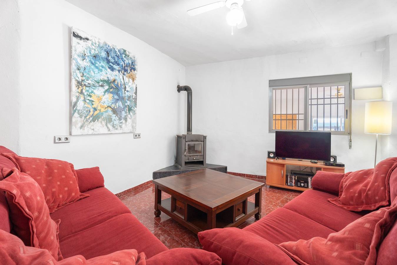 Ganze Wohnung, Apartment „Villa Casablanca“ mit Bergblick, privatem Pool und Wlan in Torrent, Valencia Provinz