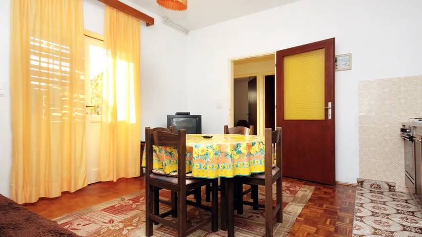 Ferienwohnung für 5 Personen, mit Terrasse in Biograd na Moru - 3