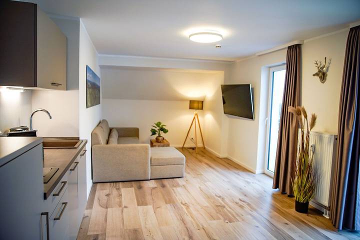 Ferienwohnung für 4 Personen, mit Balkon und Garten sowie Ausblick in Neuastenberg