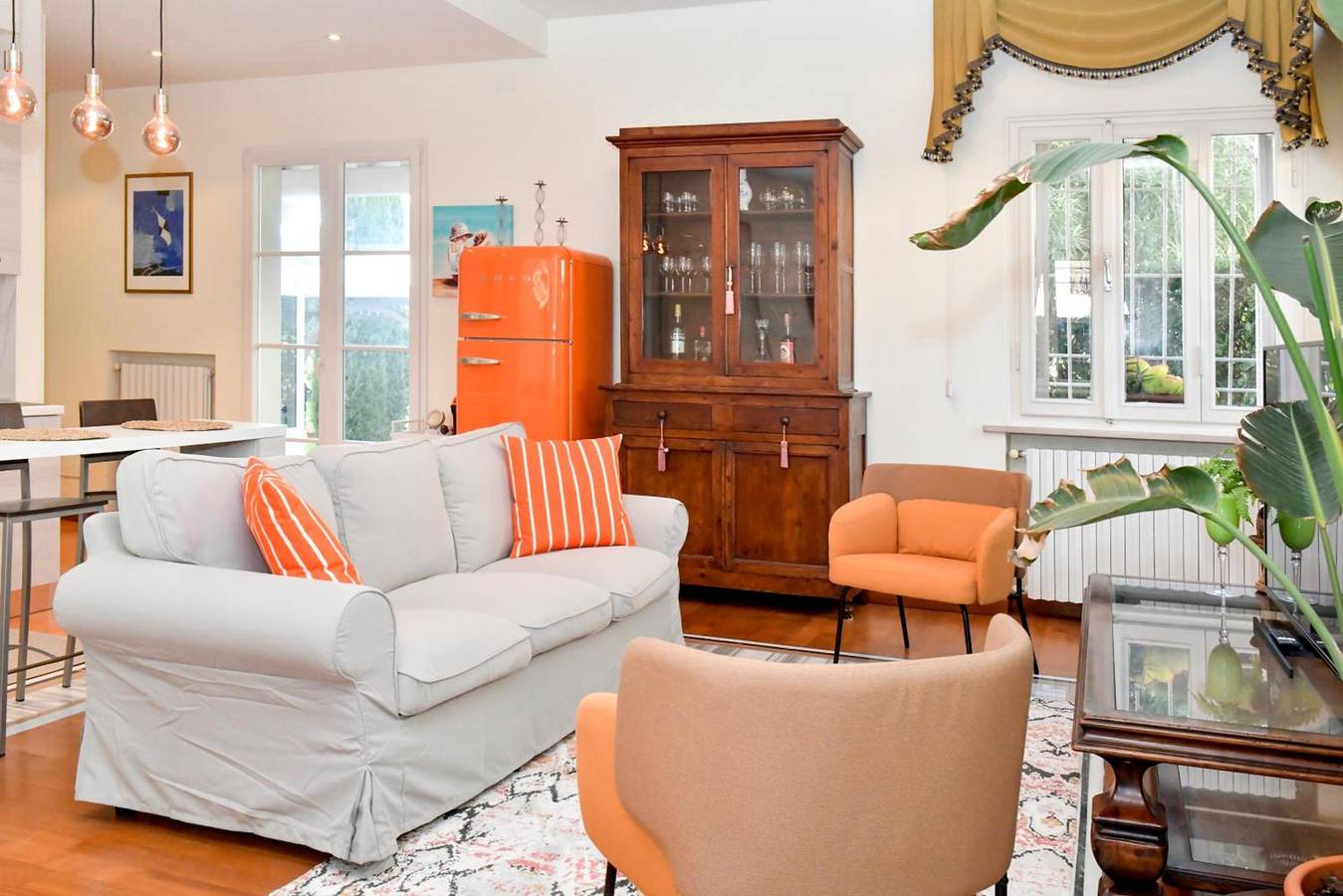 Entire apartment, Apartment 'Il Villino Di Monic' with Private Garden in Pisa, Italian Riviera