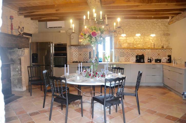 Location de vacances pour 10 personnes, avec Terrasse et Jardin ainsi que Piscine et Vue à Montaut (Dordogne) - 2