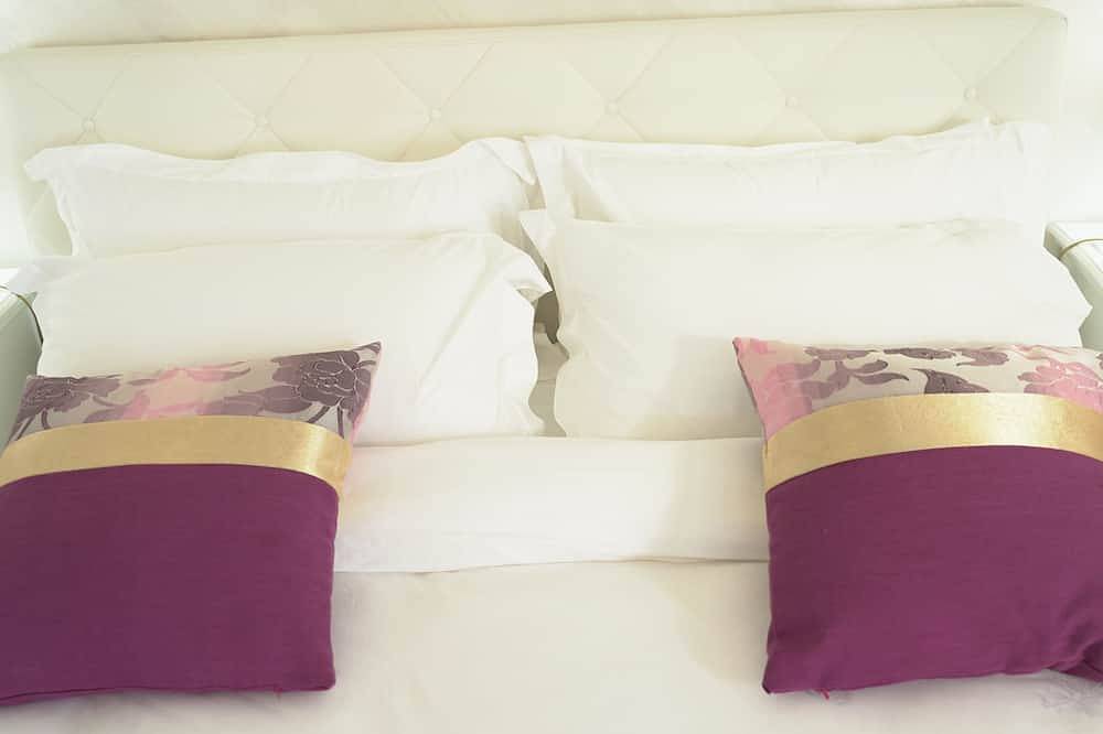 We Are Located In A Very Exclusive Area, Who Would  Know? in Pergusa, Enna