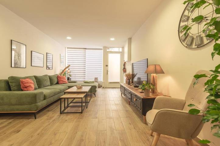 Gîte pour 6 personnes, avec Terrasse à Cadillac (entreprise)