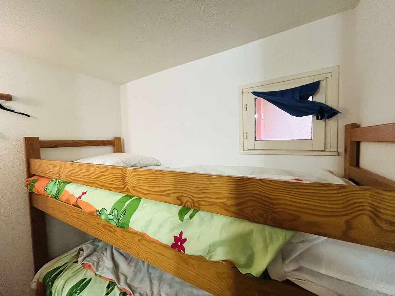 Studio Cabine avec Terrasse, Piscine et Parking Privé, 4 Couchages à Narbonne Plage in Narbonne Plage, Narbonne