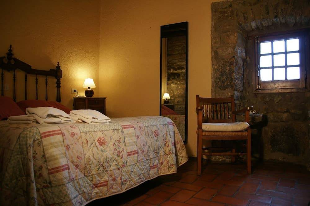 Casas Rurales La Salada for 4 people in Lladurs, Lleida Province