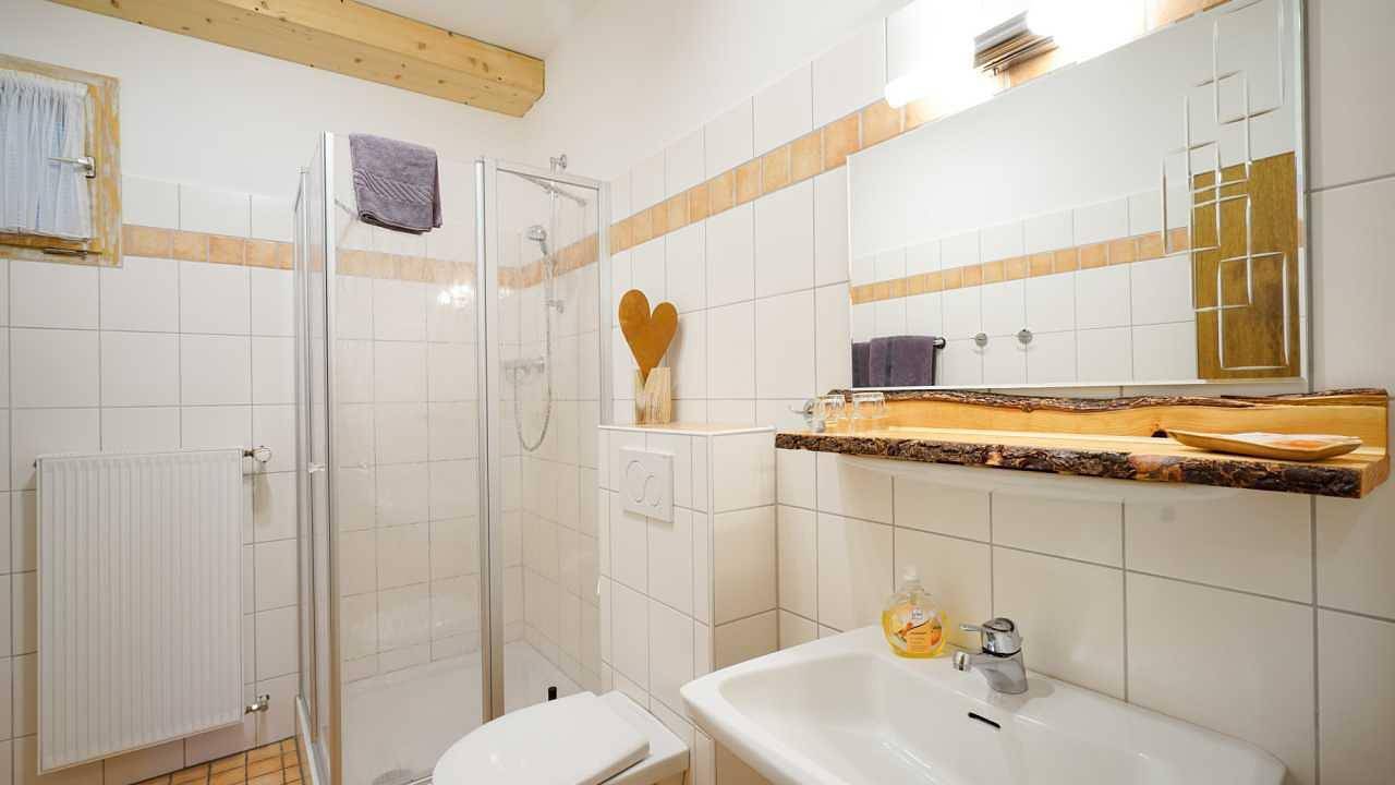 Ganze Ferienwohnung, Dz mit Dusche/Wc/Tv in Poppenhausen, Rhön-Hessen