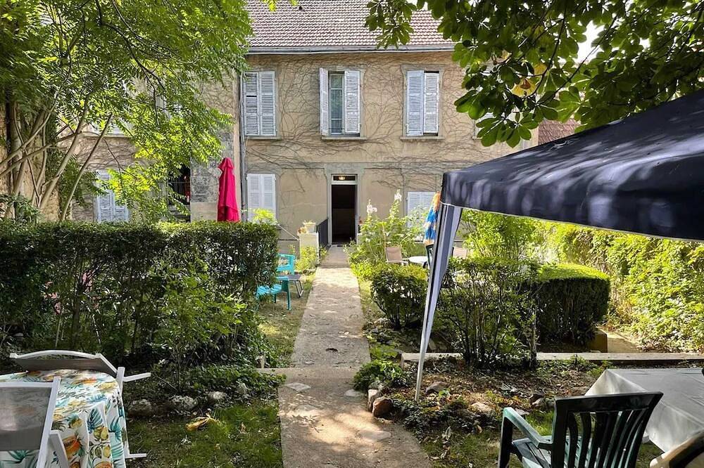 Apartamento entero, Homerez - Estudio Néris-les-Bains in Néris-les-Bains, Región de Montluçon