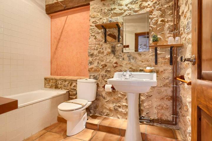 Casa rural para 2 personas, con vistas además de jardín y piscina en Cataluña - 4