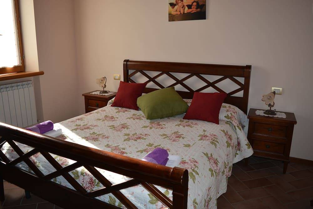 Franca's House in Sant'Angelo in Pontano, Macerata Province