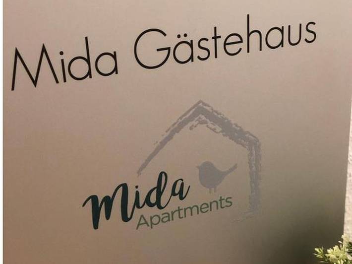 Ganze Ferienwohnung, Mida Gästehaus - Apartment Nr. 3, 53 qm, zwei Schlafzimmer, Gemeinschaftsküche, max. 4 Personen in Herdern (Freiburg), Freiburg