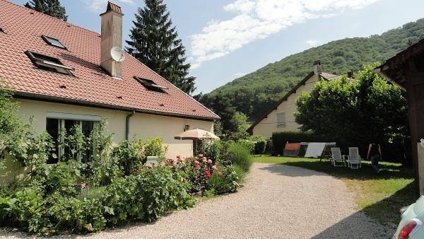 Gîte pour 4 personnes avec jardin in Vaire-Arcier, Doubs