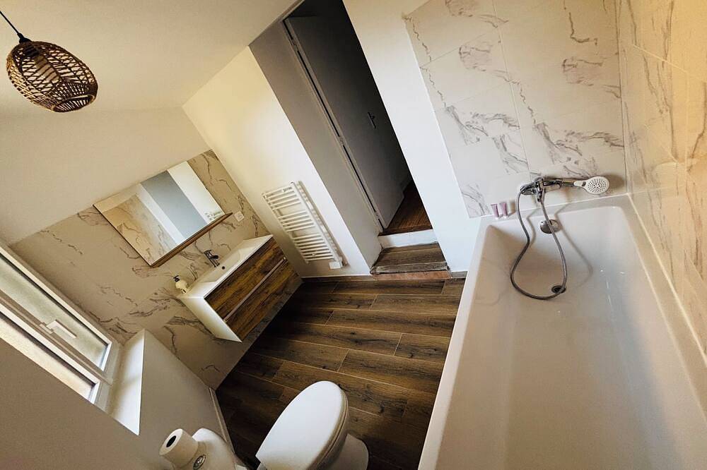 Townhouse with jacuzzi, sauna and massage chair in Piolenc, Vaucluse