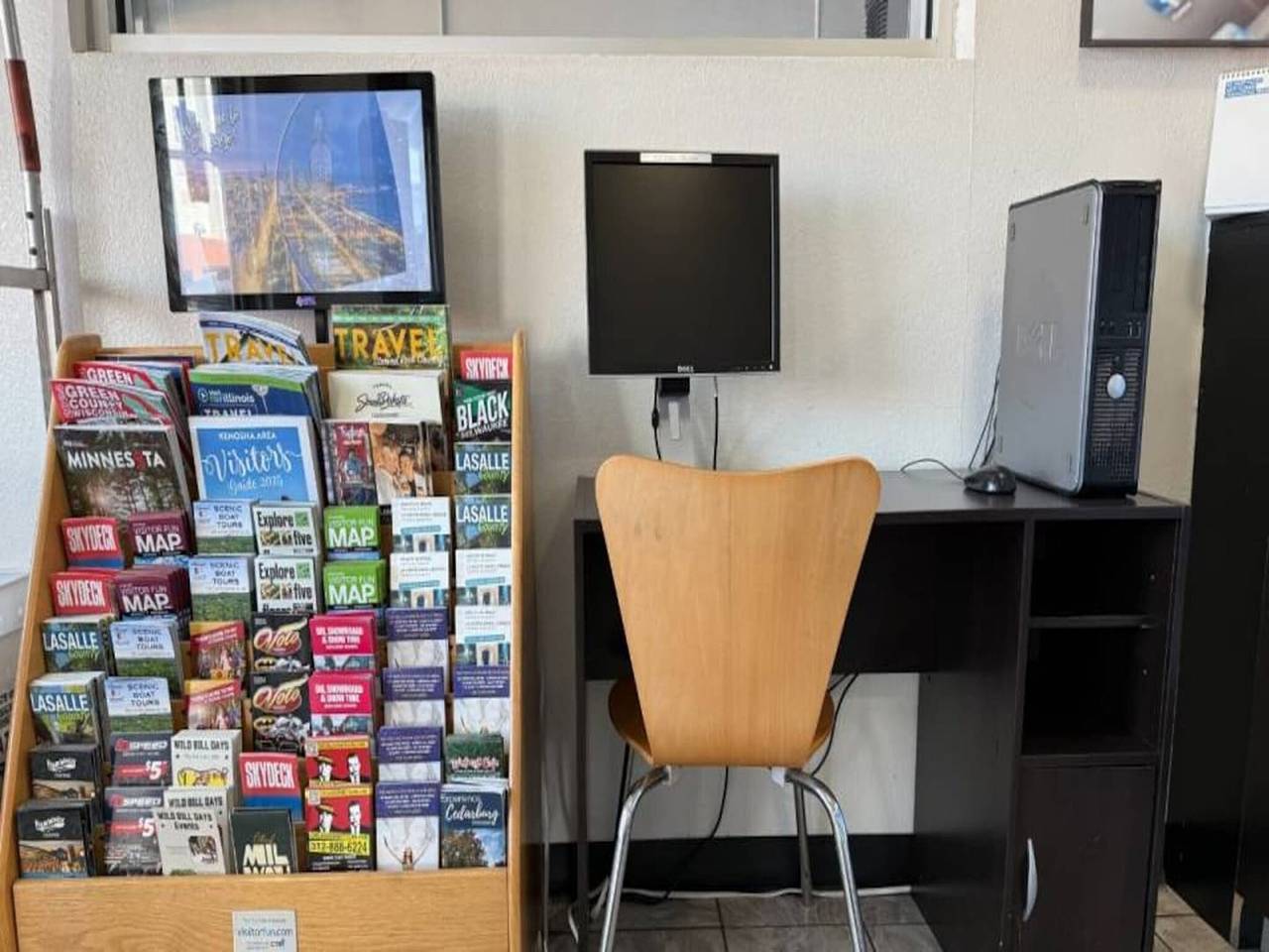 1 Cama King | Mobility Access Ri Shwr Smk in Joliet, Condado de Will