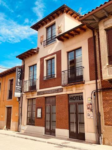 Hôtel pour 3 personnes, avec terrasse à Mansilla de las Mulas