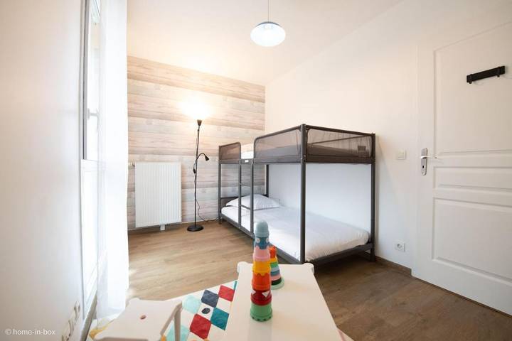 Location de vacances pour 8 personnes, avec terrasse à Chessy - 4