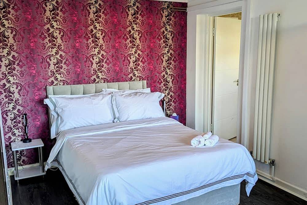 Art Deco 5-bedroom house with Wifi in Weston-super-Mare Close to Beach & Town in Weston-Super-Mare, North Somerset