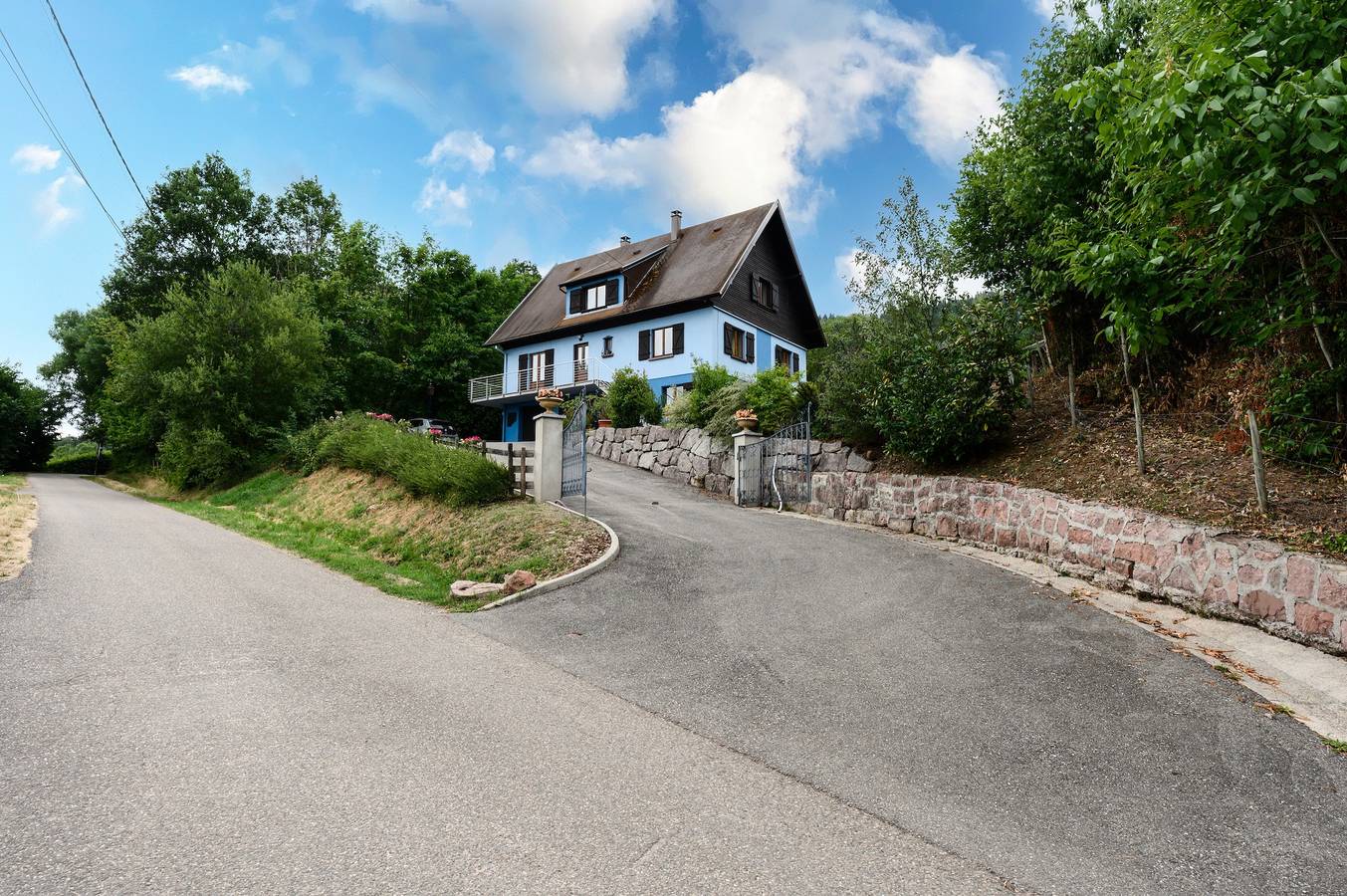 Appartement entier, Appartement « Le Cerisier - Gîte Les 4 Vents » avec vue sur la montagne, terrasse partagée et Wi-Fi in Thannenkirch, Parc naturel régional des Ballons des Vosges