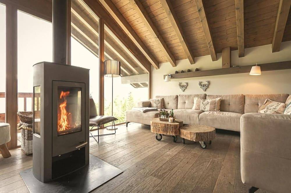 Landhaus, bis 200m skipiste, Erdgeschoss, terrasse, balkon, kamin oder ofen für holz, fernseher in Valfréjus, Modane