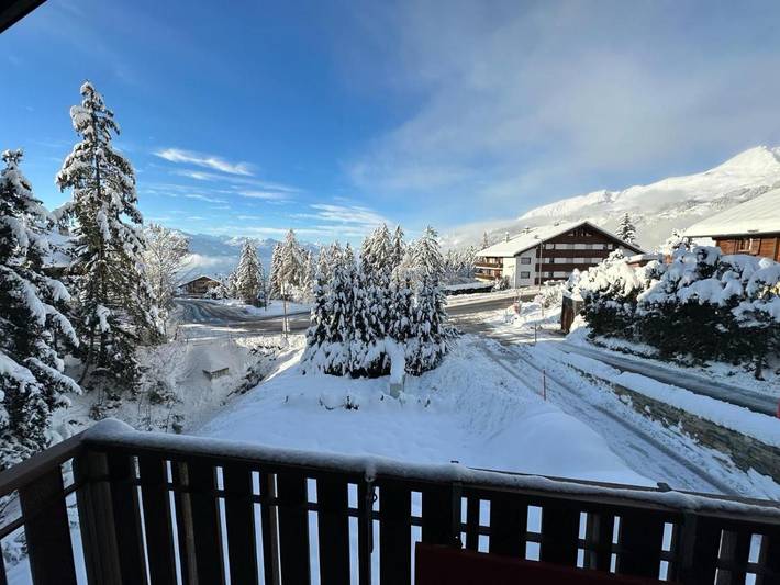 Chalet pour 6 personnes, avec balcon ainsi que vue et jardin à Crans-Montana - 3