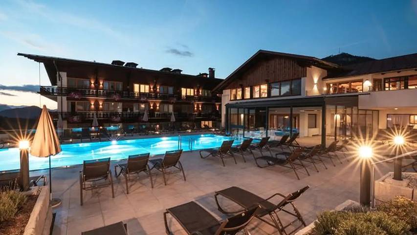Ferienwohnung für 4 Personen, mit Garten und Terrasse sowie Sauna und Pool, mit Haustier