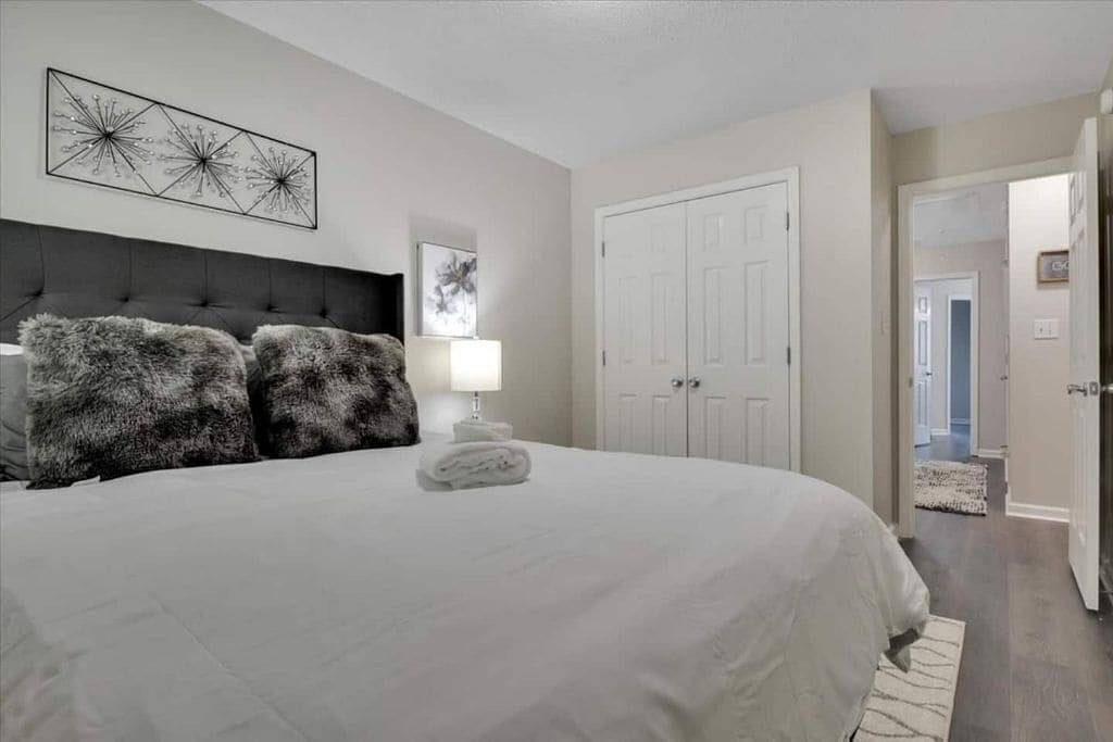 Nice cozy townhouse minutes from airport in East Point, Fulton County