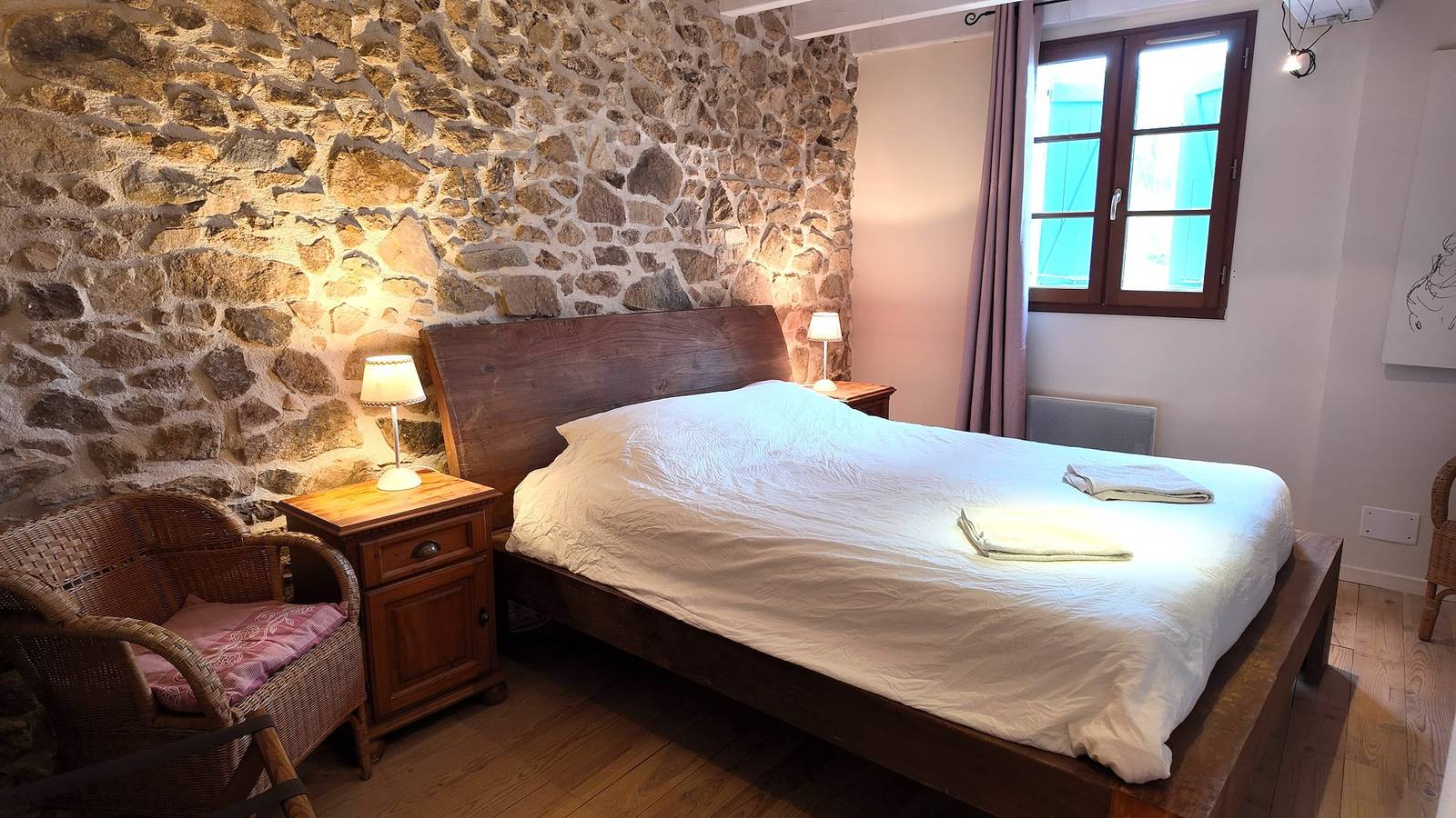 Vakantiehuis 'Domaine De Bellac - Le Castel' met gedeeld zwembad, tuin en Wi-Fi in Roussines, Regionaal Natuurpark van de Perigord-Limousin