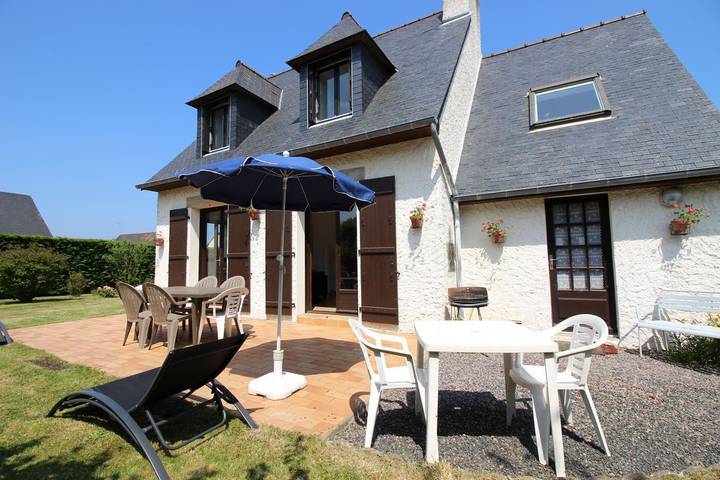 Gîte pour 6 personnes, avec terrasse et jardin à Plurien - 2