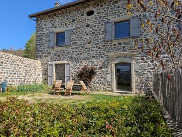Gîte pour 8 personnes, avec jardin à Arsac-en-Velay