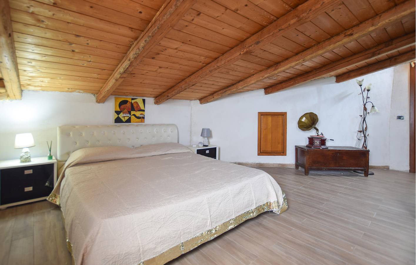 Apartamento ensolarado à beira-mar com piscina, jardim e a 400 m de um restaurante in Cilento Coast