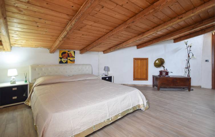 Sunny Seaside Apartment with Pool, Garden, and 400m to Restaurant in Casal Velino, Cilento Coast