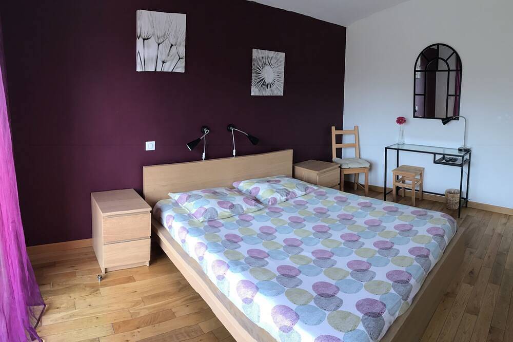 Charming bed & breakfast with Wifi in pleasant Antoingt in Antoingt, Massif Central