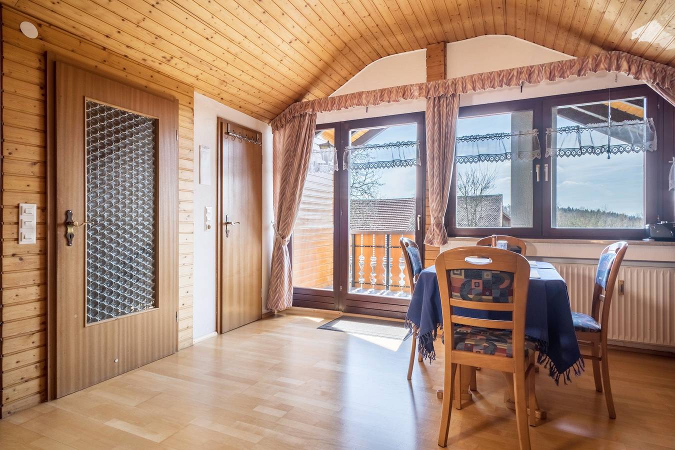 Ganze Wohnung, Charmante Ferienwohnung "Camilla Wagner" mit Blick auf die Berge in Amtzell, Region Bodensee-Oberschwaben
