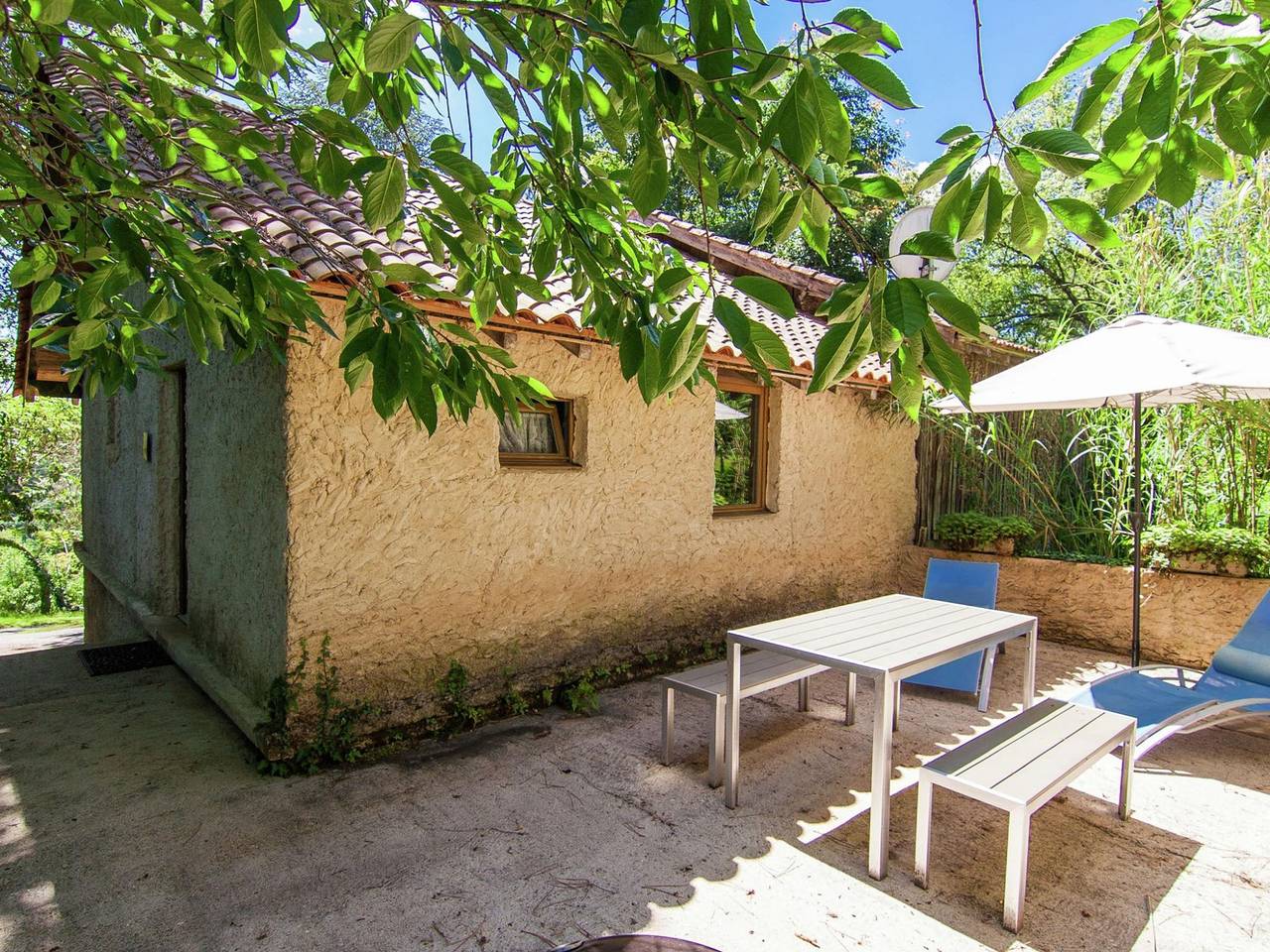 Cozy Cottage in Bourgnac with bubble bath in Bourgnac, Dordogne
