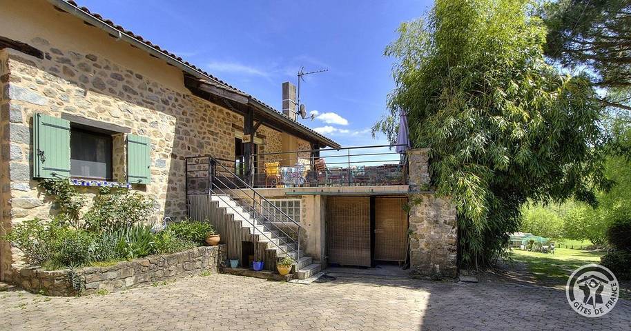Gîte pour 13 personnes, avec balcon et jardin dans Rhône - 2