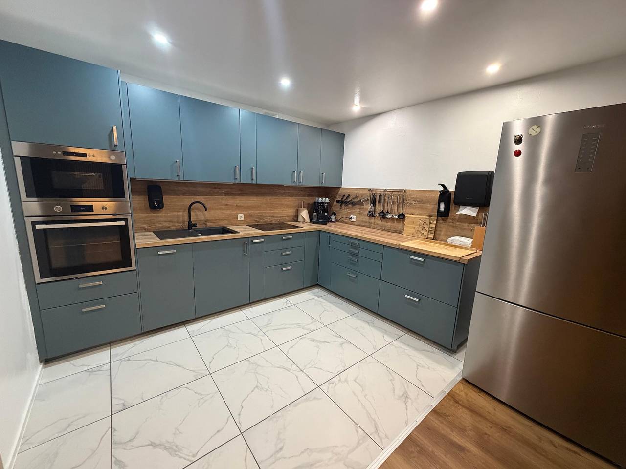 Exclusive business apartment in a prime location – stylish. in Rodgau, Landkreis Offenbach