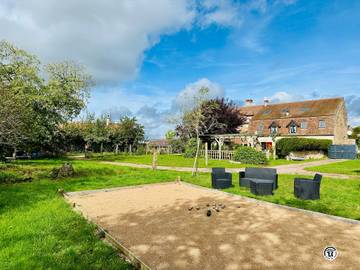 Gîte pour 11 Personnes dans Précy-sous-Thil, Parc naturel régional du Morvan, Photo 1
