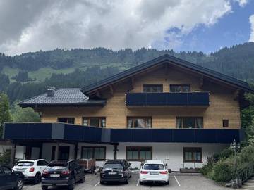 Hütte für 6 Personen, mit Balkon, kinderfreundlich in Mittelberg