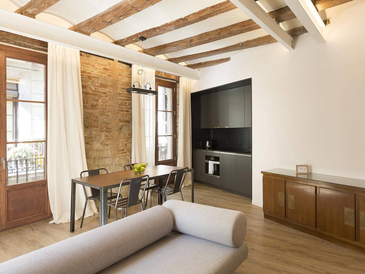 Entire holiday apartment, Premium One bedroom Apartment in Barcelona Centre, Barcelona