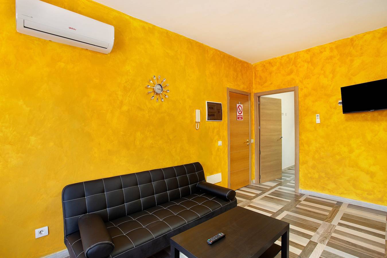Appartement 'Apartamento C Para 2 En Vecindario' met Privé Terras en Wifi, foto 10