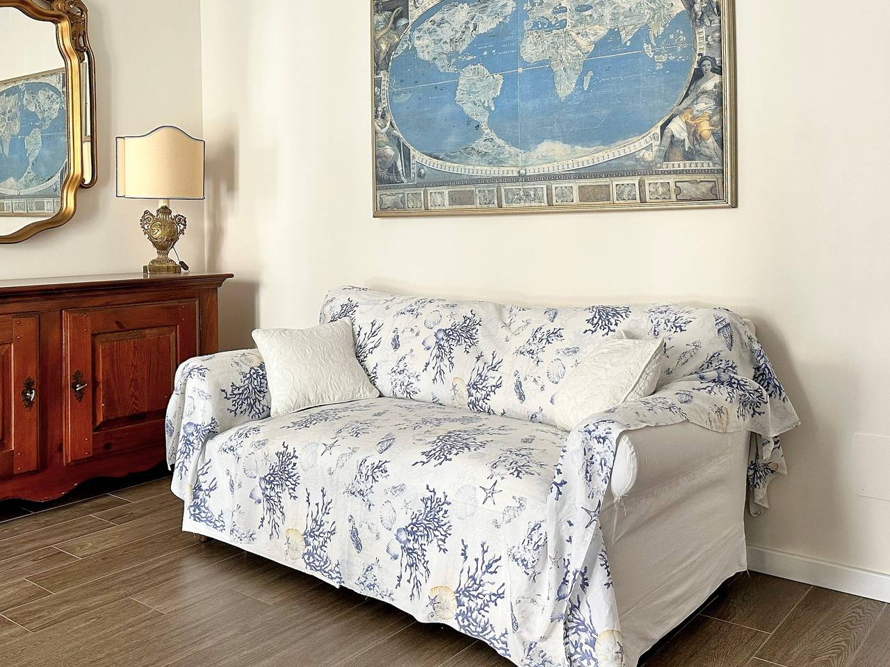Ganze Wohnung, Elegante Wohnung am Lago d'Iseo mit Seeblick, Wlan, Klimaanlage, Terrasse in Paratico, Franciacorta
