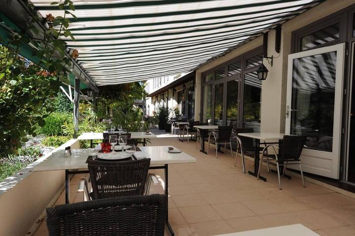 Hôtel pour 2 personnes, avec jardin ainsi que piscine et vue, animaux acceptés à Najac - 3