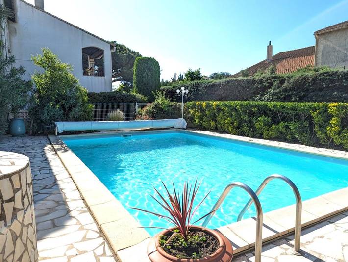 Gîte pour 4 personnes, avec jardin à Vias - 2